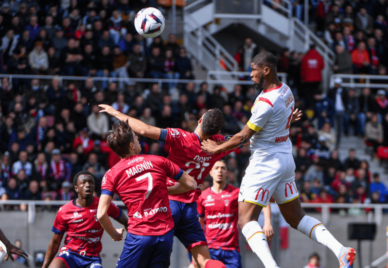 莱比锡客场取胜,继续追赶德甲前排 莱比锡客场取胜,继续追赶德甲前排