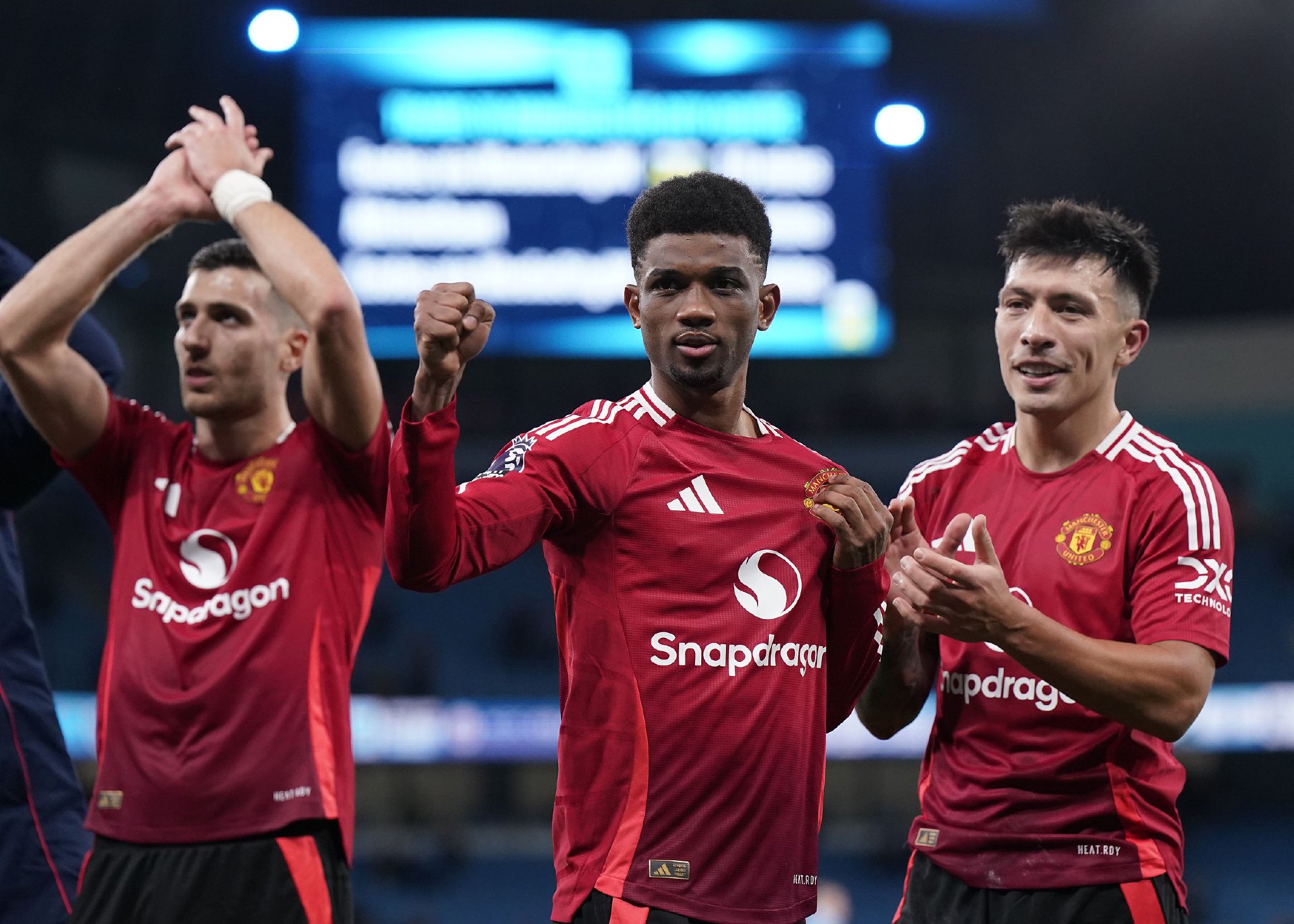 曼联险胜,赢得了一场惊险比赛! 曼联险胜,赢得了一场惊险比赛!