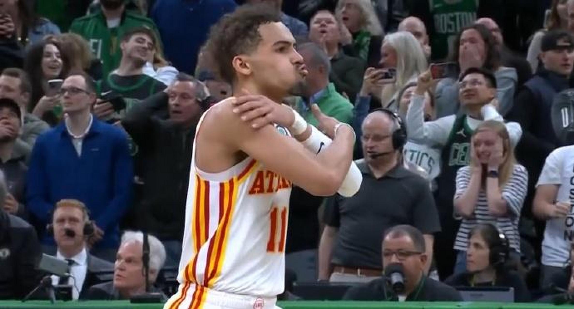 包含亚特兰大客场逆转，赢得宝贵三分的词条