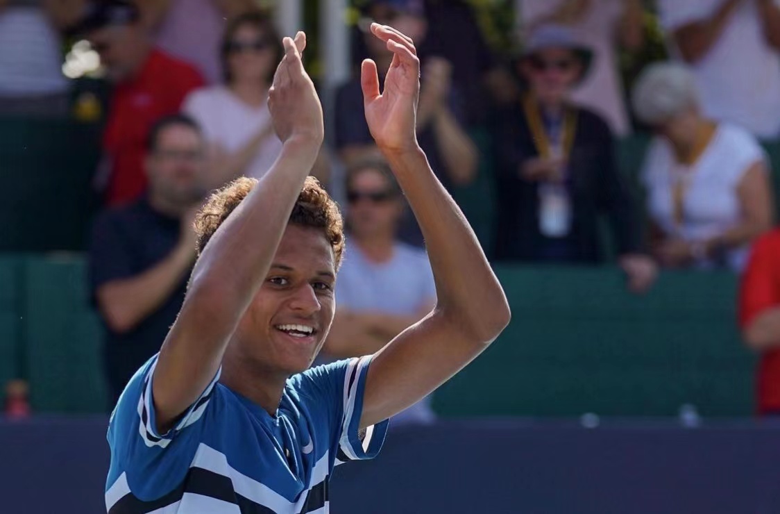 比利亚雷亚尔球员加布里埃尔受到伤病困扰的简单介绍