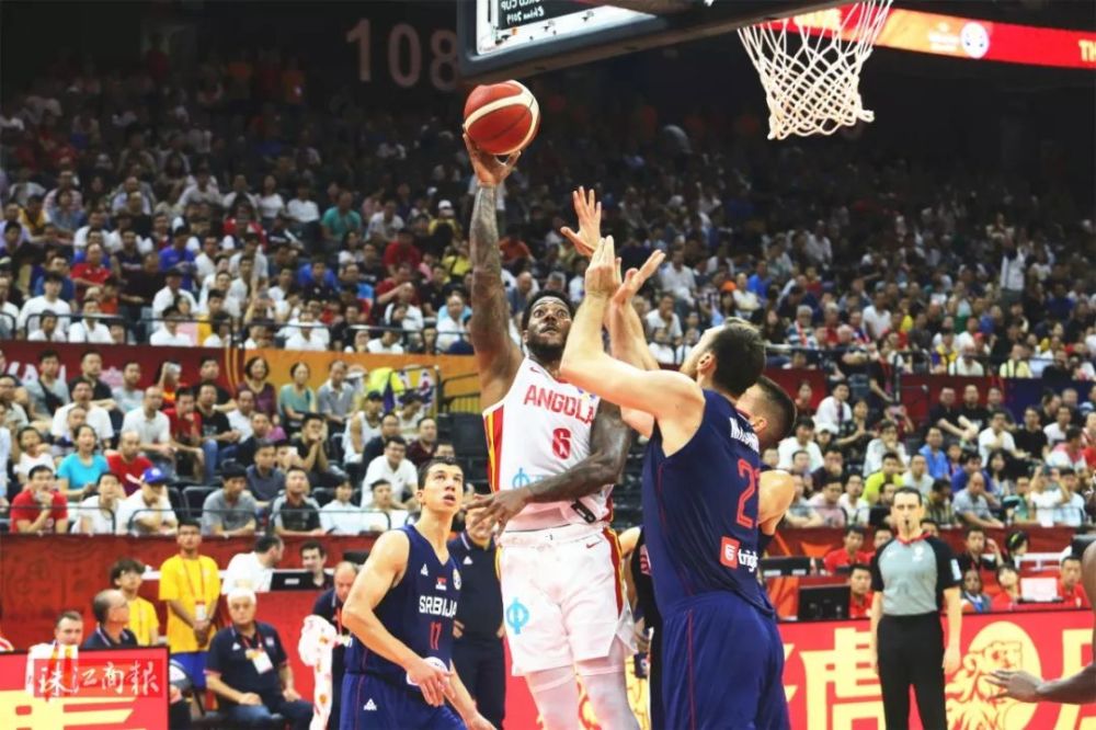 包含澳洲顶尖联赛新赛季开幕典礼耀眼亮相，球迷热情高涨的词条