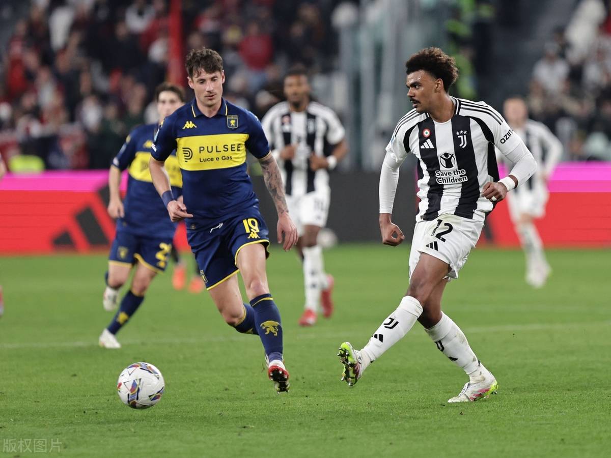 关于尤文图斯球迷组织抗议活动，要求更换教练的信息