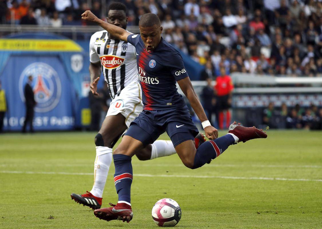 里昂主场不敌南特，姆巴比上演绝杀