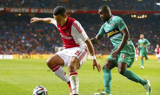 关于阿贾克斯力克法兰克福，杀入四强！的信息