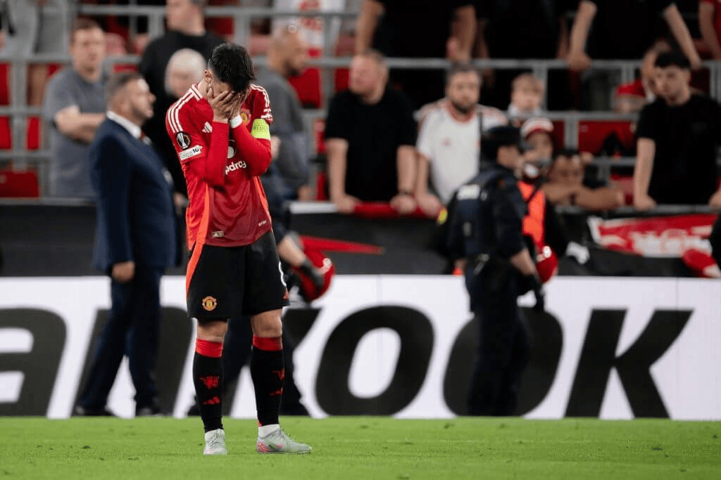 关于曼联客场失利,球队近期表现低迷的信息 关于曼联客场失利,球队近期表现低迷的信息