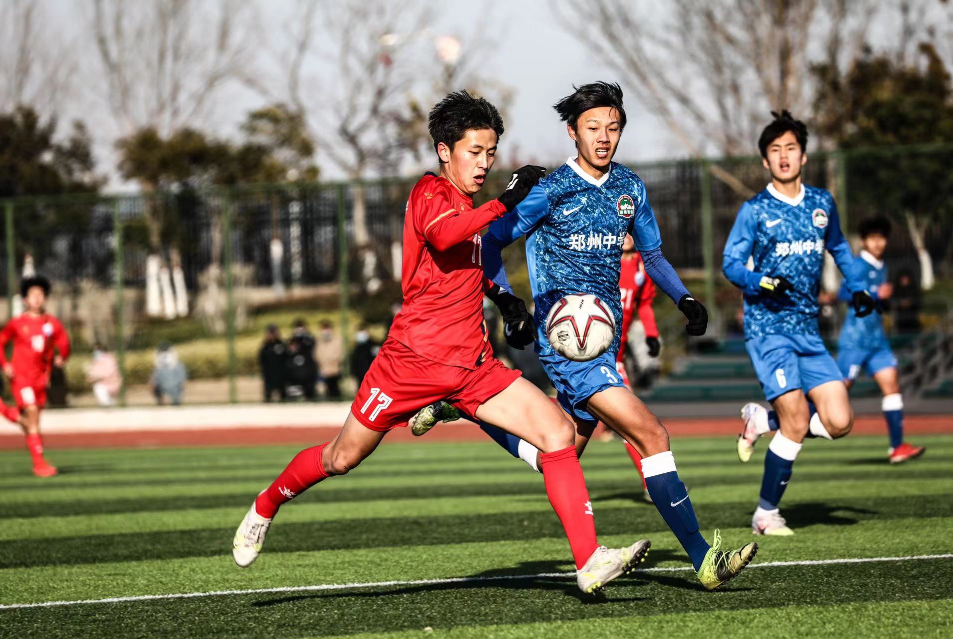 卫冕冠军不敌红军攻势，球门难守