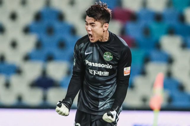 卫冕冠军不敌红军攻势，球门难守