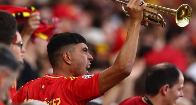 包含西班牙国内豪强再次强强对决,球迷狂热期待的词条 包含西班牙国内豪强再次强强对决,球迷狂热期待的词条