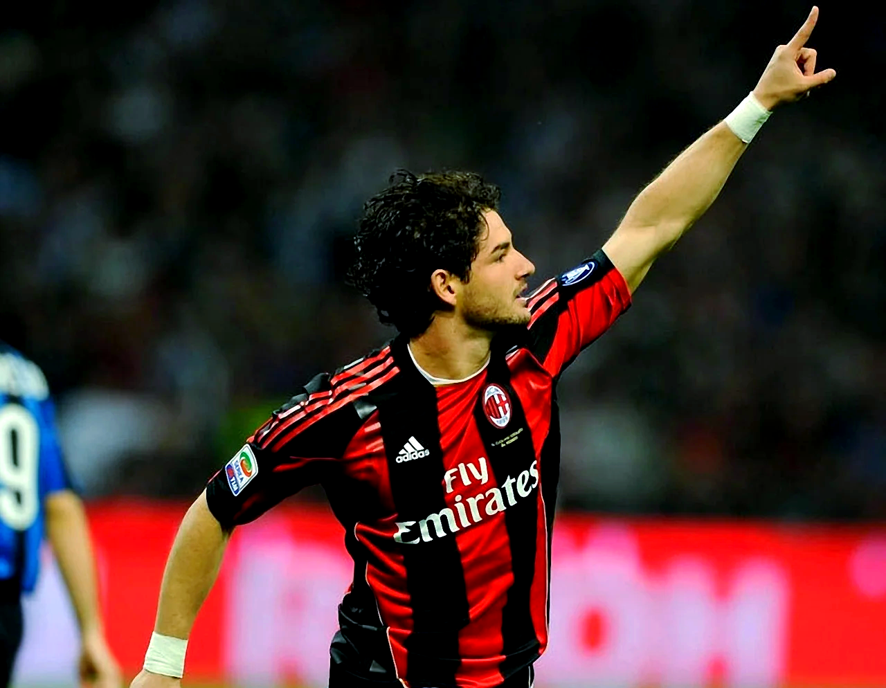 热那亚客场战胜热那亚，豪取三连胜的简单介绍