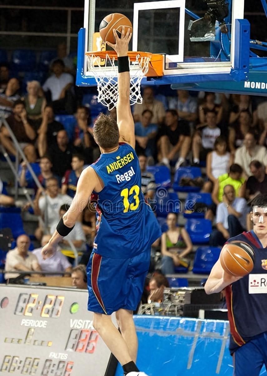 湖人惊险战胜黄蜂，詹皇独得分