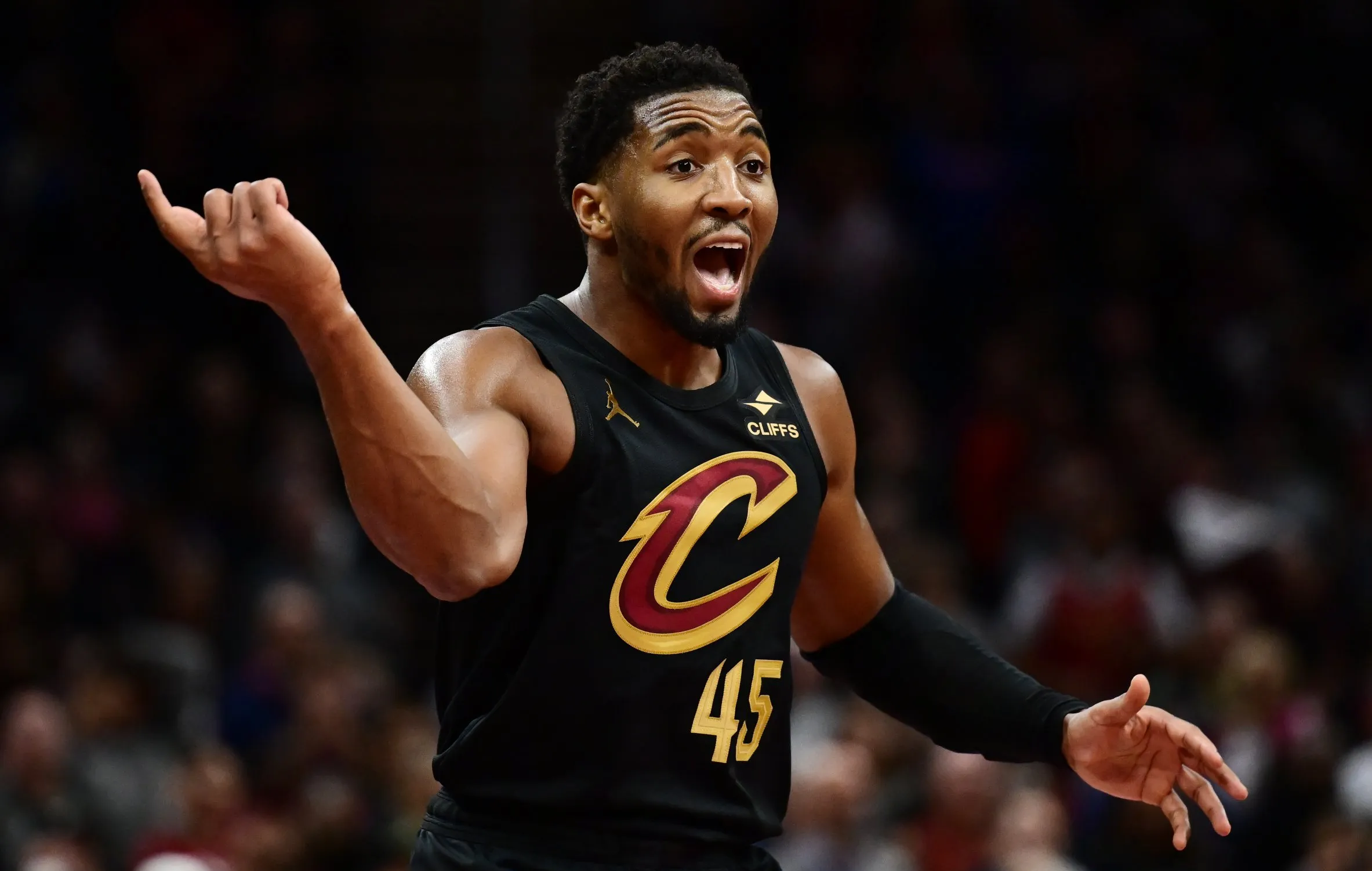 骑士队关键时刻崛起,赢得胜利的简单介绍 骑士队关键时刻崛起,赢得胜利的简单介绍