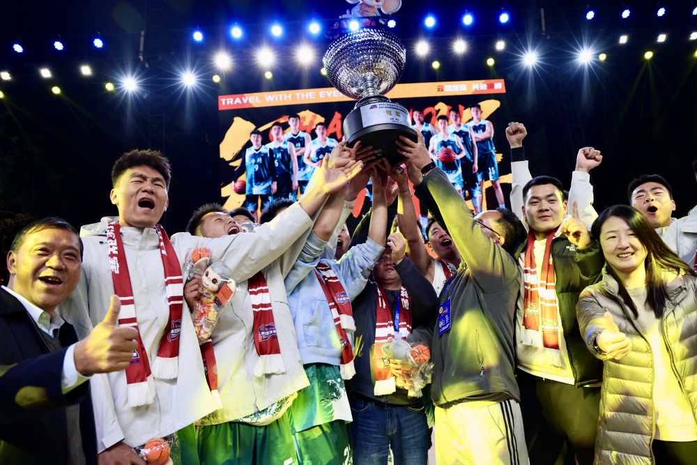 共赴热恋,运动员们在竞技场上勇夺桂冠 共赴热恋,运动员们在竞技场上勇夺桂冠