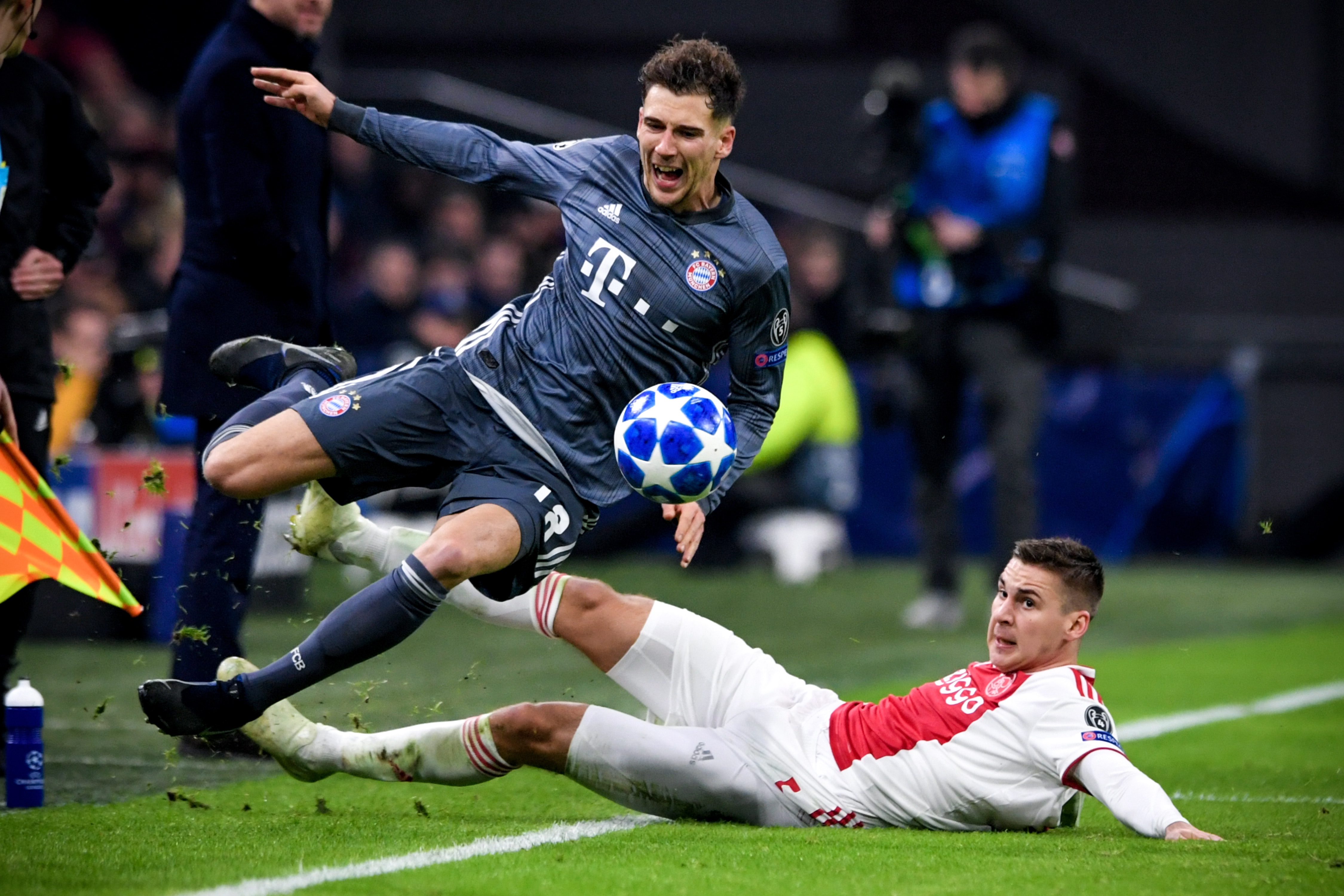 包含阿贾克斯神奇无惧,欧冠赛场黑马飞扬的词条 包含阿贾克斯神奇无惧,欧冠赛场黑马飞扬的词条