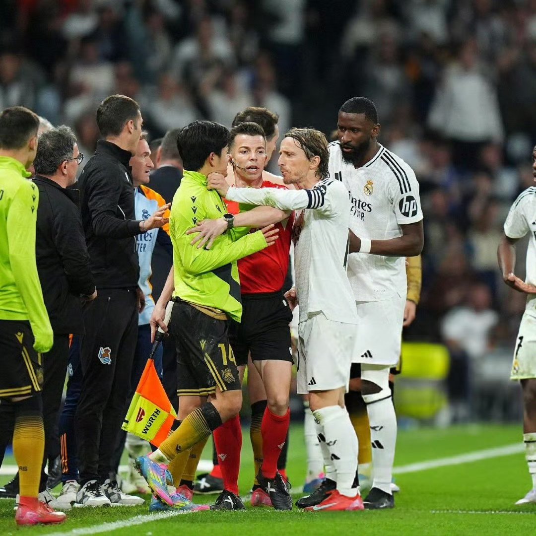 西班牙遭遇哈兰德晋级,德甲局势紧张的简单介绍 西班牙遭遇哈兰德晋级,德甲局势紧张的简单介绍