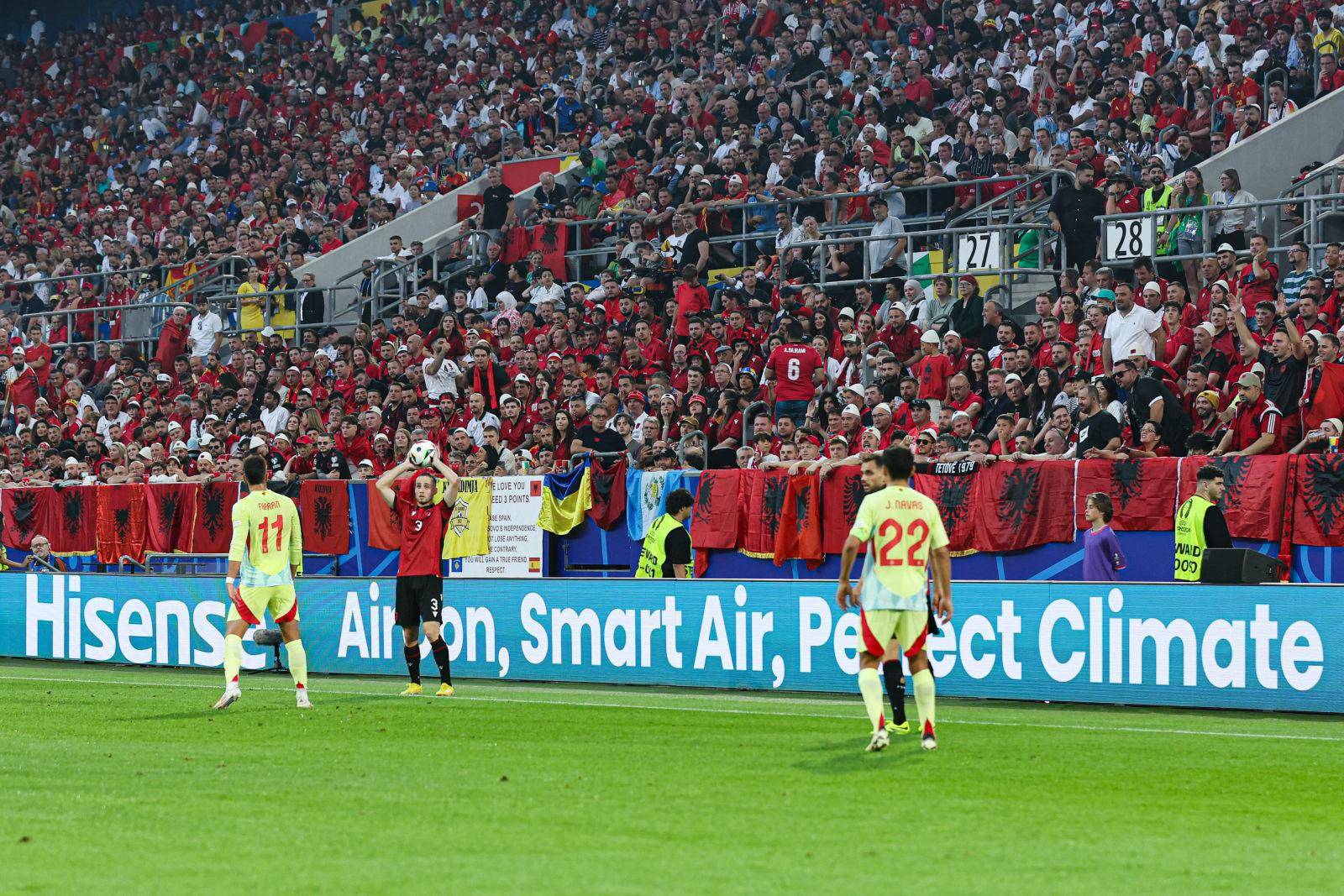 英格兰队力克劲旅，锁定欧洲杯名额