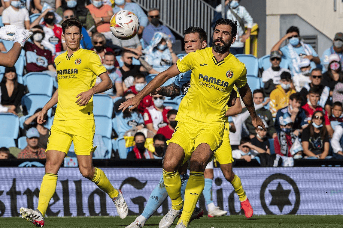 AC米兰逆袭击败国际米兰，升至意甲榜首位置的简单介绍