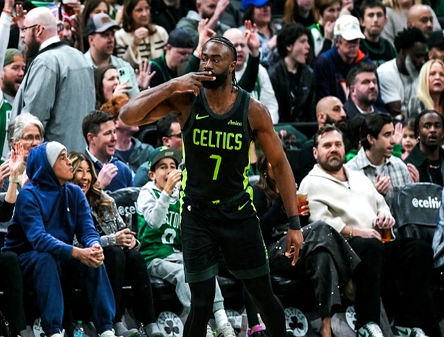 包含凯尔特人主帅调整战术，助球队逆袭的词条