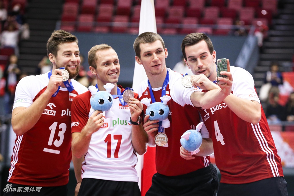 巴西轻取波兰，德利赫特一己之力扛起全队的简单介绍