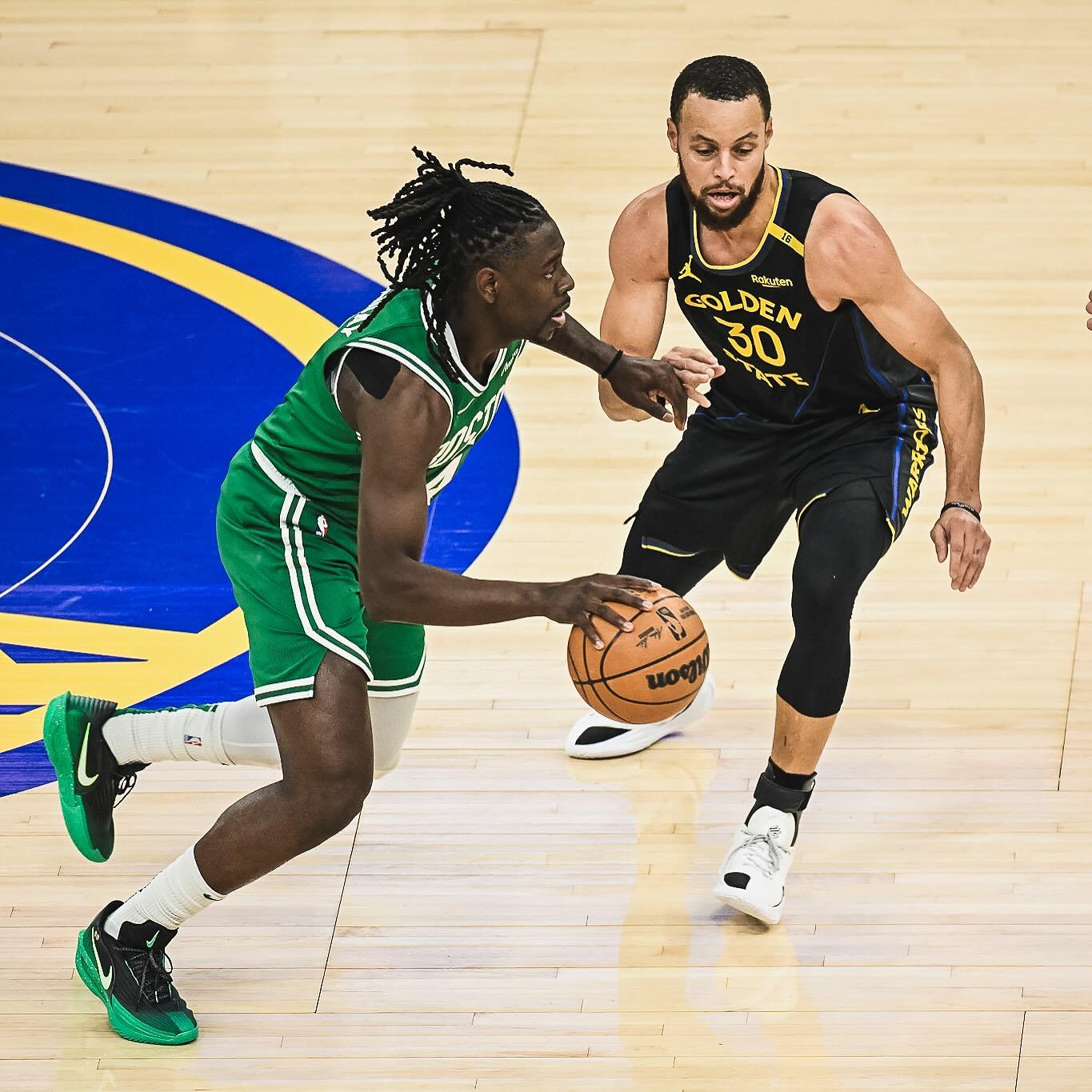 凯尔特人客场大胜雷霆