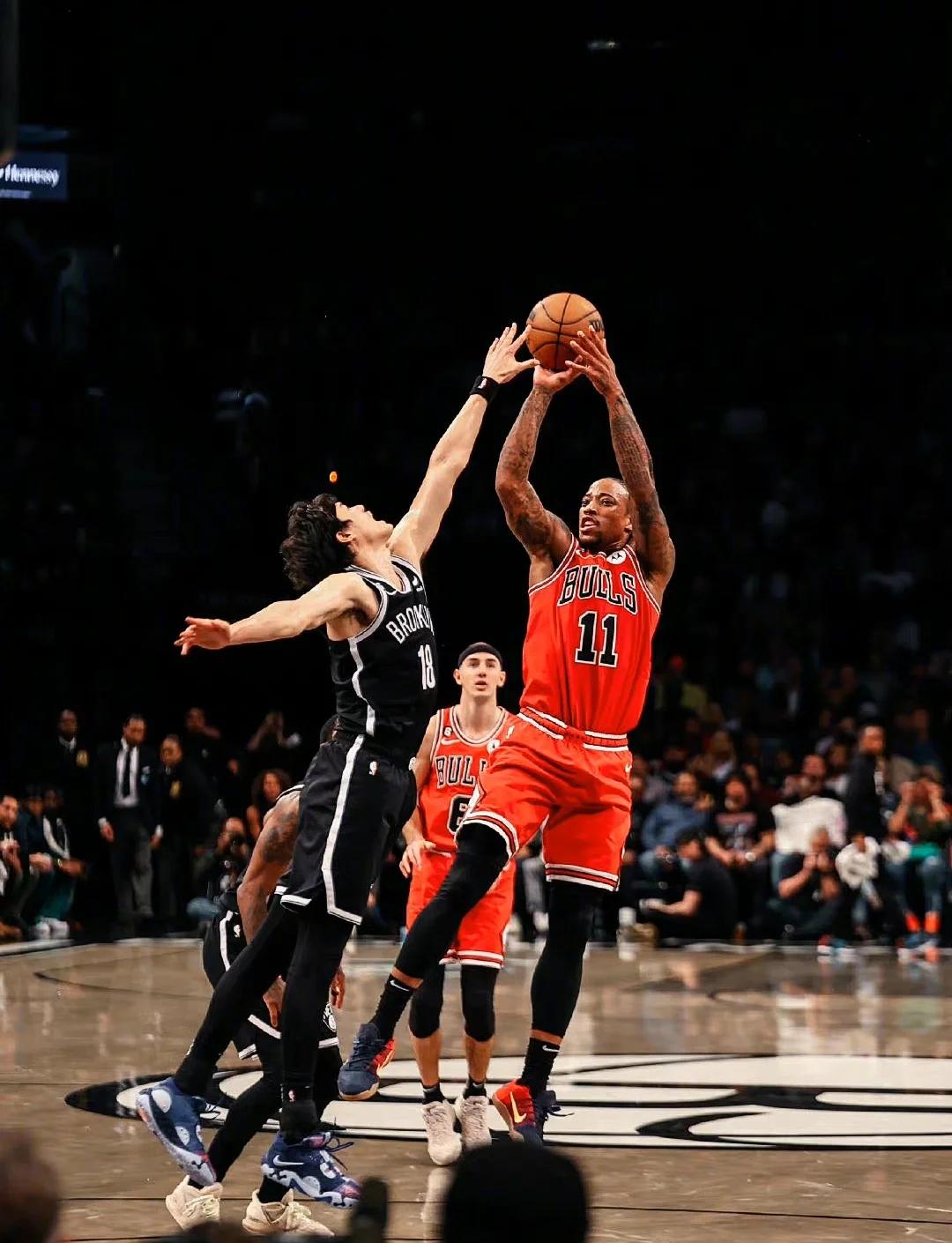 篮网绝地反击公牛,波尔津吉斯送出助攻 篮网绝地反击公牛,波尔津吉斯送出助攻