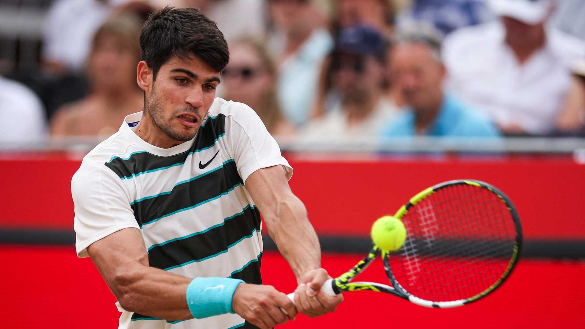 关于美国网球队鏖战英国网球队，阿尔卡拉斯打破历史纪录的信息