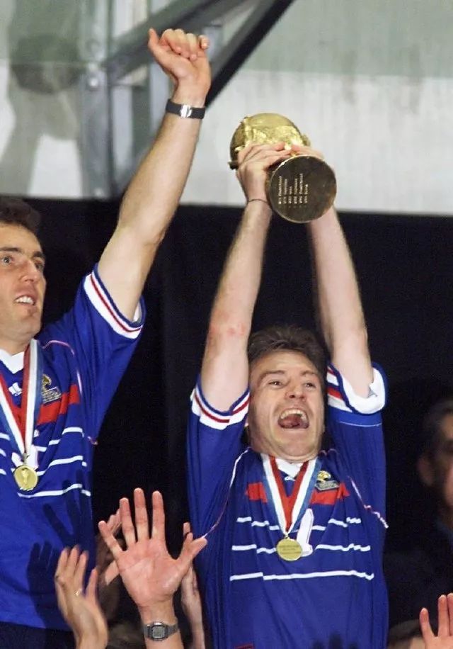 印尼队鏖战法国队,黄鸭组合带队取胜 印尼队鏖战法国队,黄鸭组合带队取胜