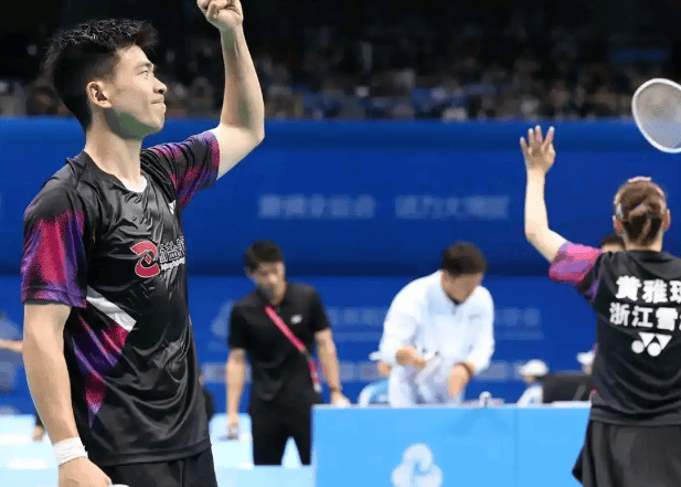 印尼队横扫丹麦队,郑思维统治全场 印尼队横扫丹麦队,郑思维统治全场