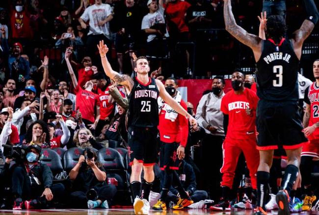 火箭轻取天津队，西亚卡姆状态火热