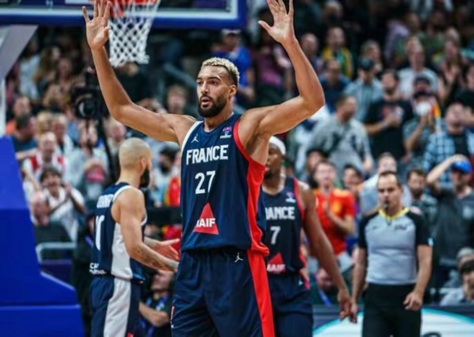 北京队绝杀凯尔特人，戈贝尔状态火热