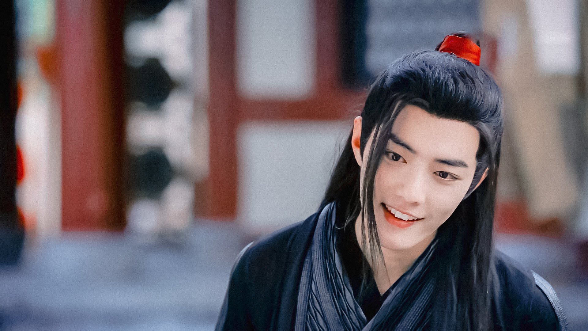 里昂终结悬念，梅西征服巴黎，当足球同时绽放两副面孔